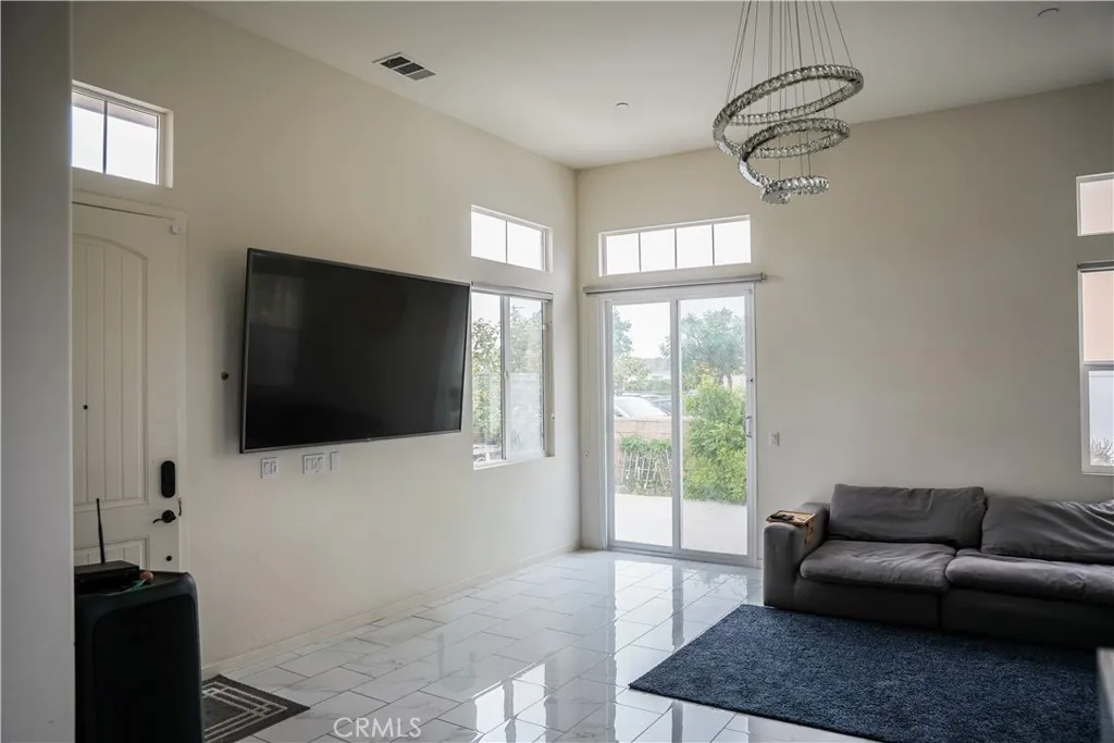 21125 Normandie Avenue, Torrance, California 90501 home-pic-4